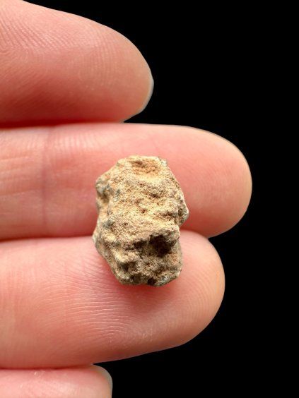Lunar meteorite Bechar 007 – 0,9g – Algeria