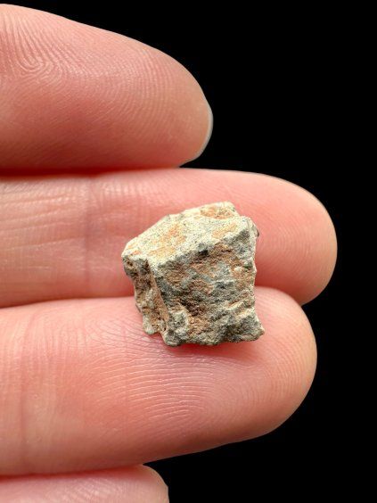 Lunar meteorite Bechar 007 – 0,8g – Algeria