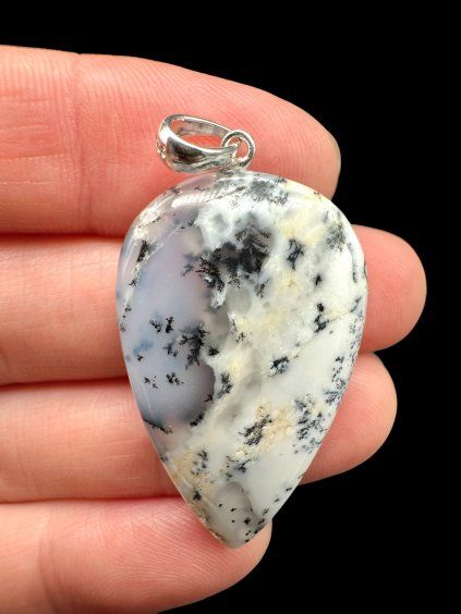 Silver pendant made of dendritic opal
