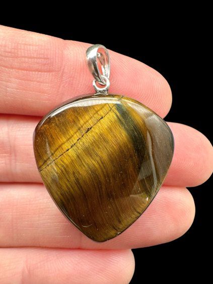 Silver tiger's eye pendant