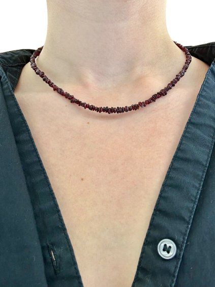 Czech garnet necklace 44cm – tumbled beads