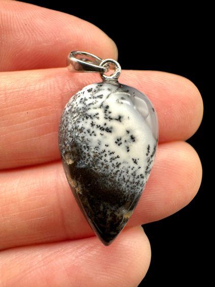 Silver pendant made of dendritic opal