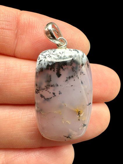 Silberanhänger aus dendritischem Opal