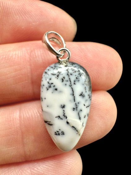Silver pendant made of dendritic opal