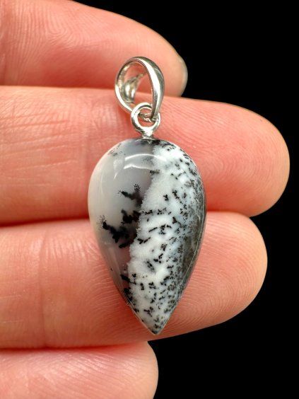 Silver pendant made of dendritic opal