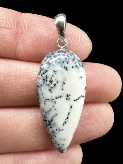 Silberanhänger aus dendritischem Opal