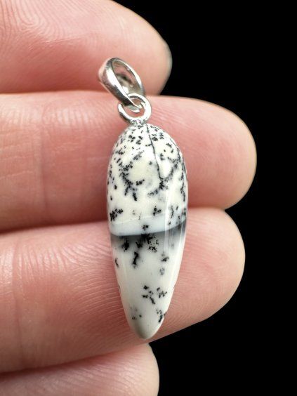 Silver pendant made of dendritic opal