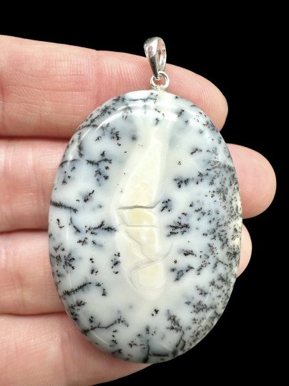 Silberanhänger aus dendritischem Opal