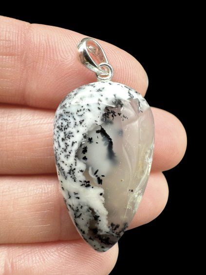 Silberanhänger aus dendritischem Opal