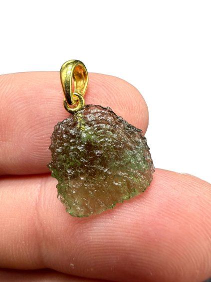 Gold-plated moldavite pendant 1,1g