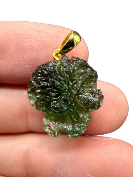 Vergoldeter Moldavit-Anhänger 3g