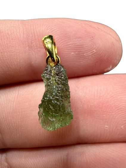 Gold-plated moldavite pendant 0,81g