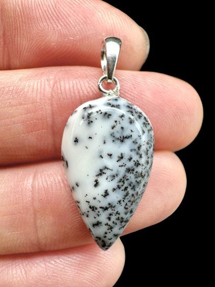Silver pendant made of dendritic opal