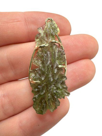 Gold moldavite pendant 4,5g from Besednice Jezkovna