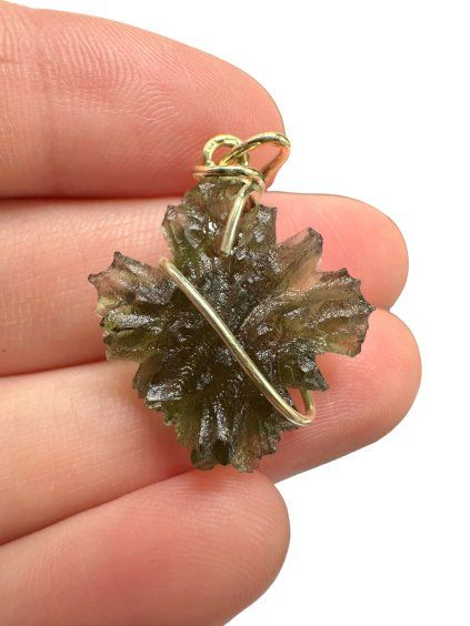 Gold moldavite pendant 3,2g from Besednice Jezkovna