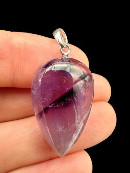 Silver pendant made of amethyst