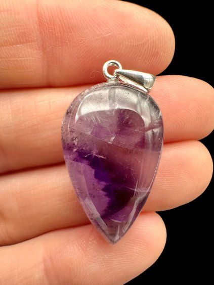 Silver pendant made of amethyst