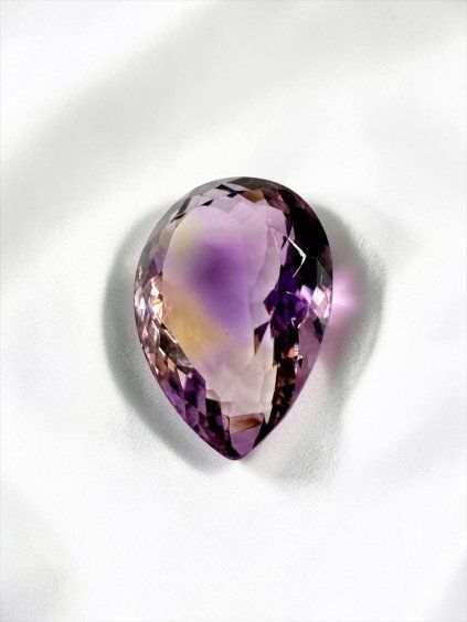 Faceted amethyst from Brazil 18,5ct