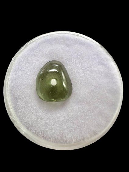 Moldavit-Perle mit gebohrtem Loch