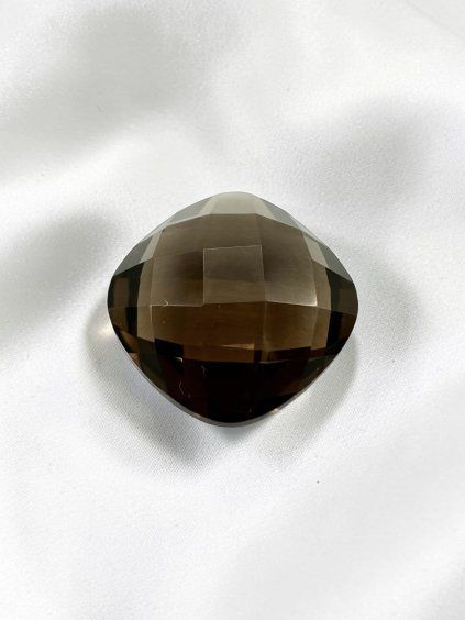 Faceted smoky quartz from Brazil 6,45ct – checkerboard cut