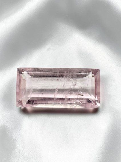Broušený morganit z Pákistánu 1,8ct