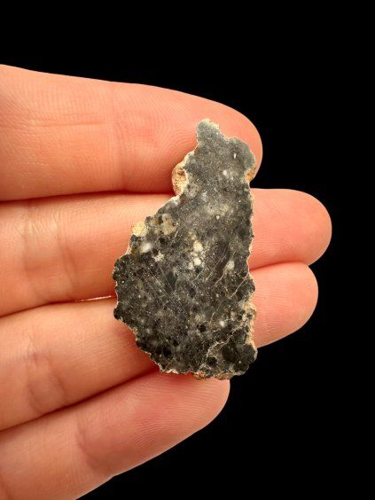 Lunar meteorite Bechar 007 – 5,5g – Algeria / endcut