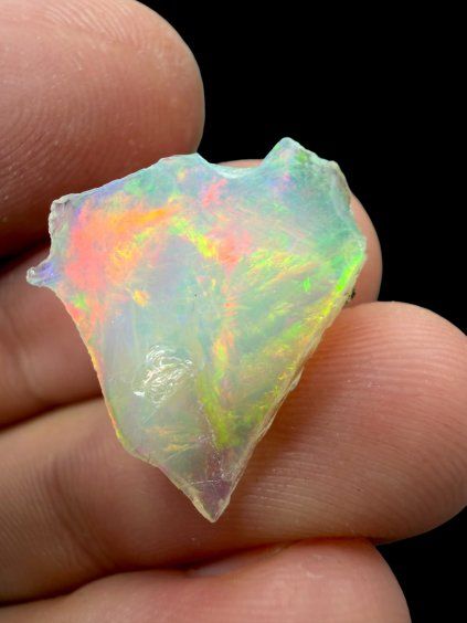 Precious opal 6,4ct – Welo, Ethiopia