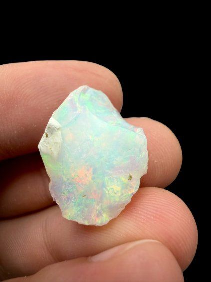 Drahý opál 12,25ct – Welo, Etiopie