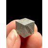 Meteorit Aletai kostka 9mm – Xinjiang, Čína