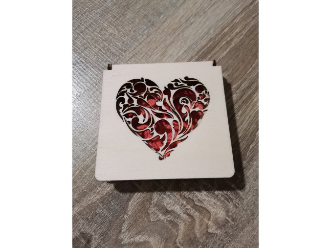 Krabička na prstýnky zavřená