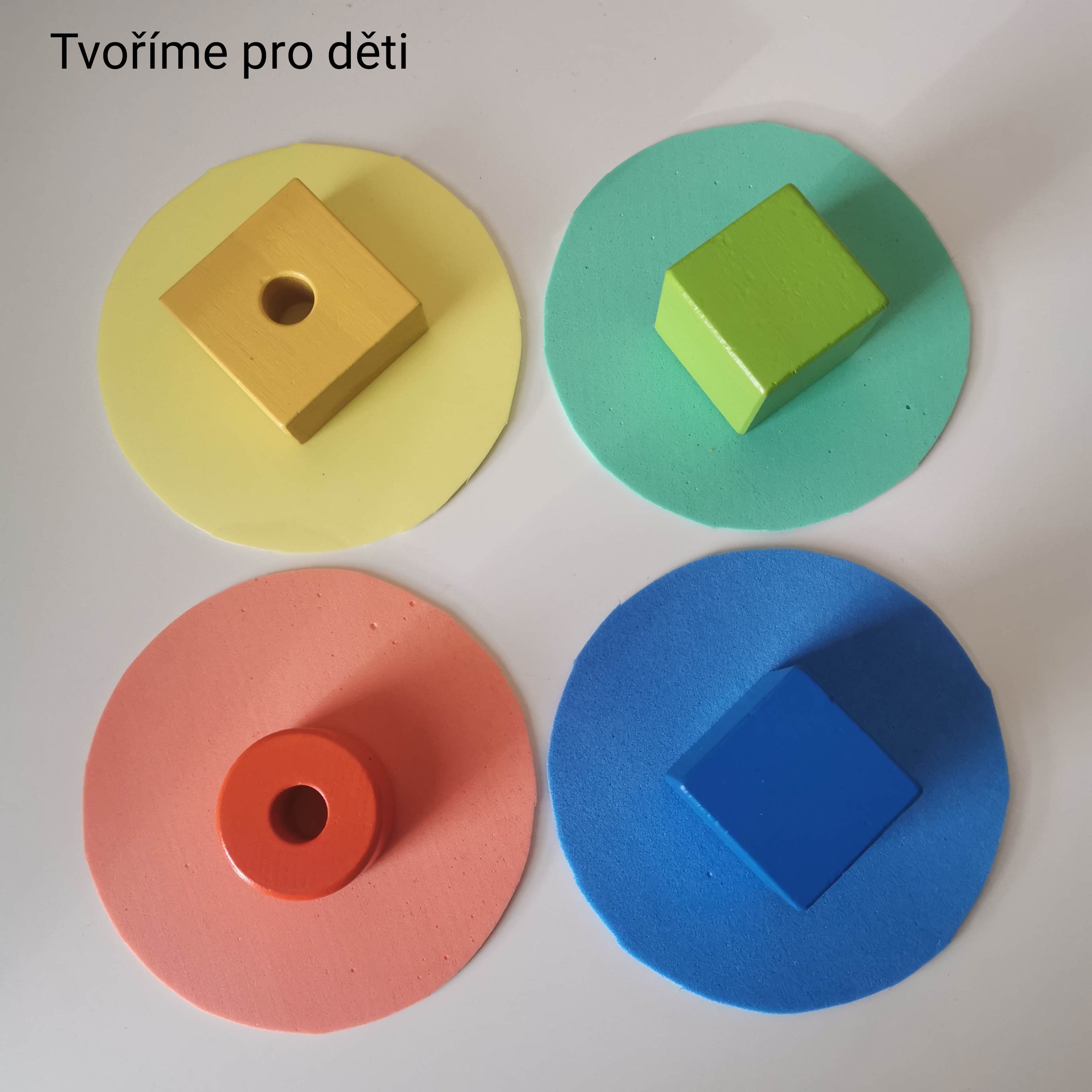 Tvoříme pro děti - BAREVNÉ PODLOŽKY