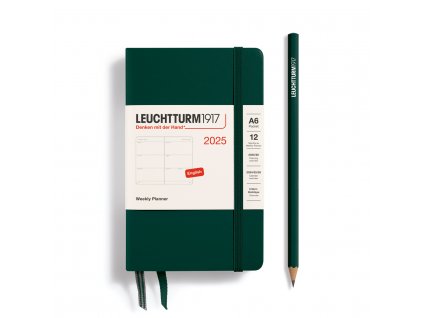 370781 LT1917 WK 12 2025 ENG Pocket HC Forest Green 20x20 150dpi