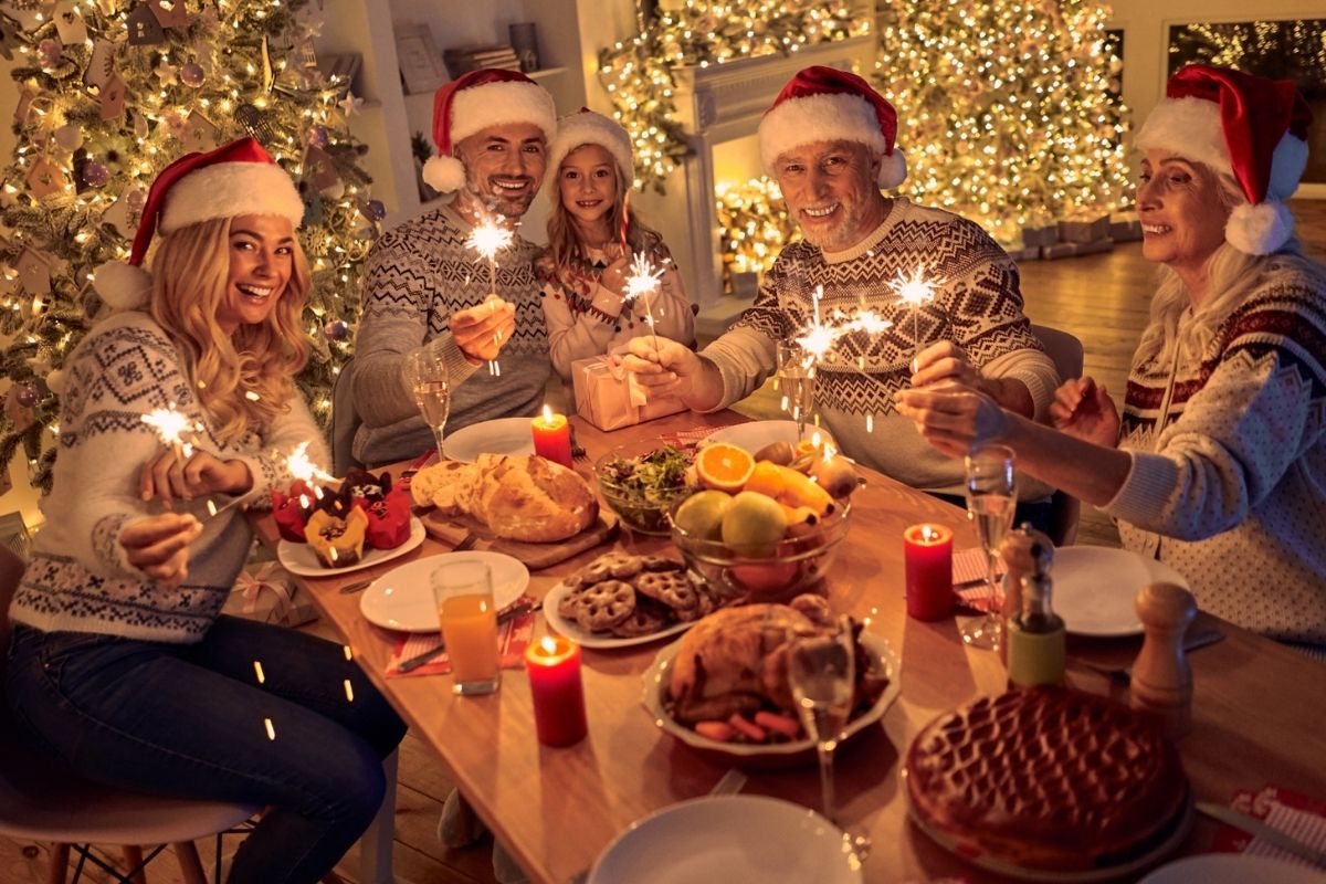 Crăciun fără stomac greu: cum să te bucuri de sărbători fără să cedezi în fața supraalimentării?