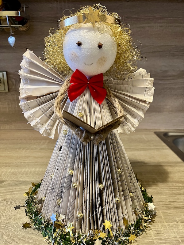 Vánoční dekorace z knihy: Anděl, který má duši