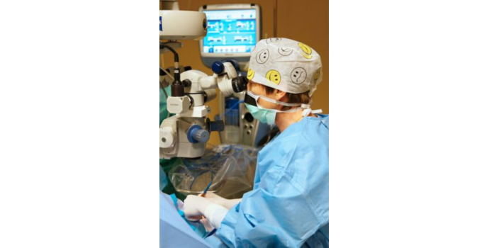 Deset mýtů o laserových operacích očí