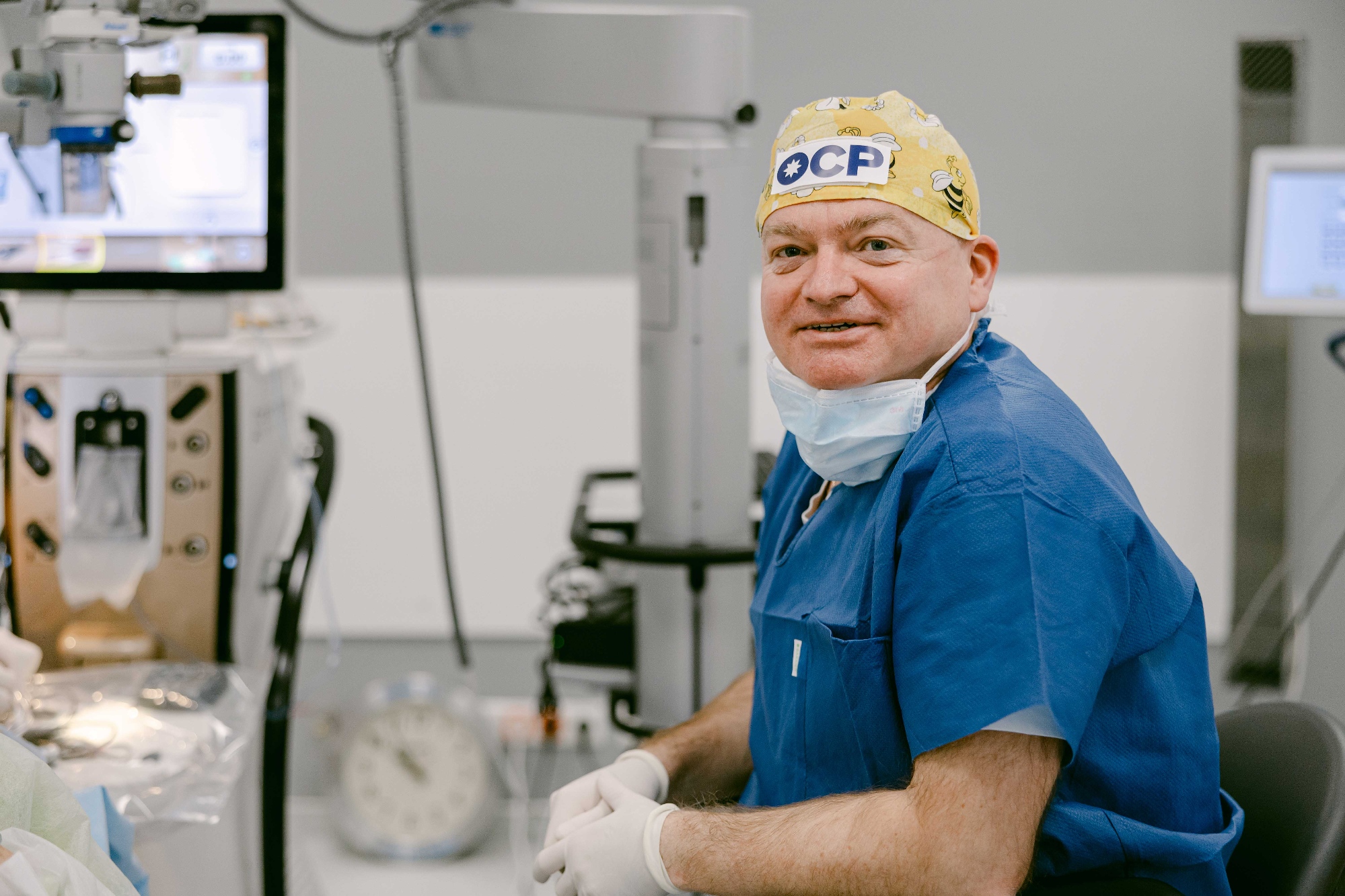 75 let od průlomového objevu: jak implantace první nitrooční čočky odstartovala revoluci v oční chirurgii