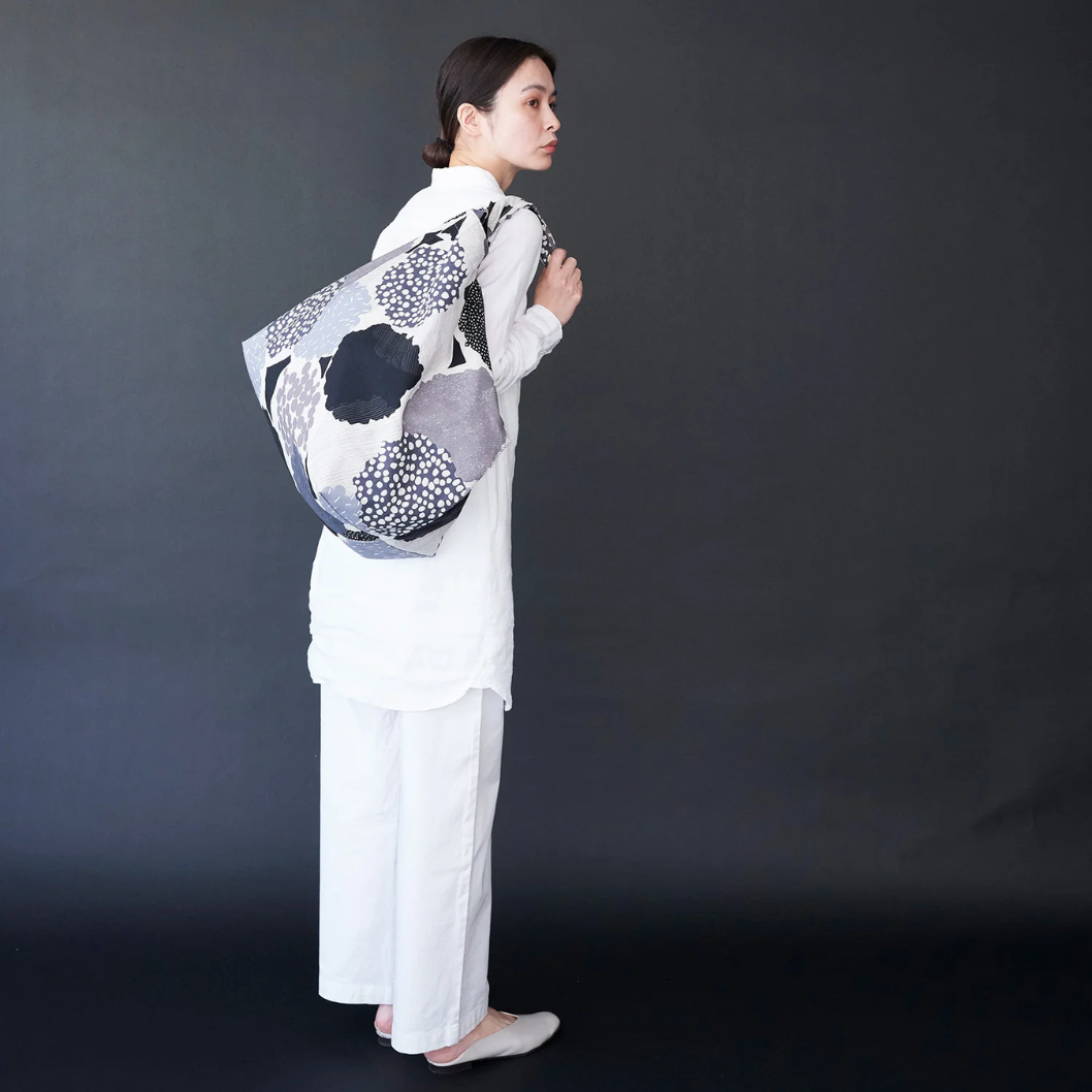 Jemné plátno echino v monochromatické variantě od návrhářky Etsuko Furuya| peonygarden