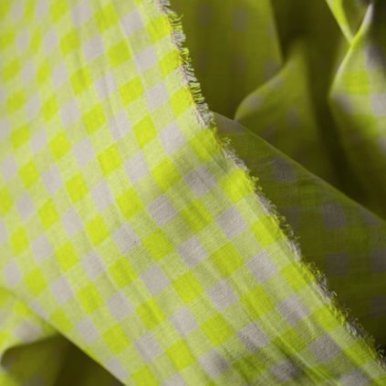 Lehké plátno s motivem kostky v neonově žluté a krémové barvě | Merchant & Mils | peonygarden