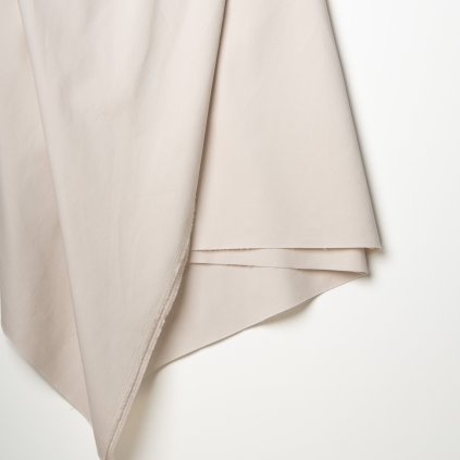 Gabardén od Atelier Brunette v klasickém milky clay | peonygarden