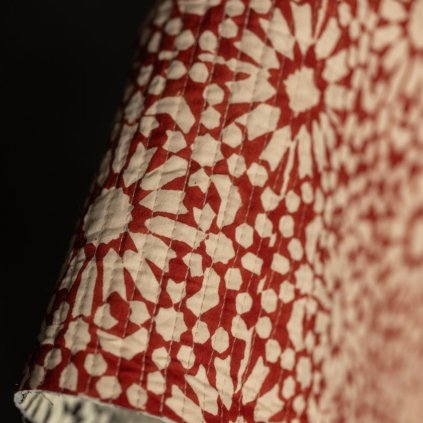 Prošev ze 100% bavlny, ruční oboustranný tisk tmavě hnědé a červené barvy | peonygarden