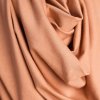 Detail úpletu Silky Peach od Atelier Brunette | peonygarden