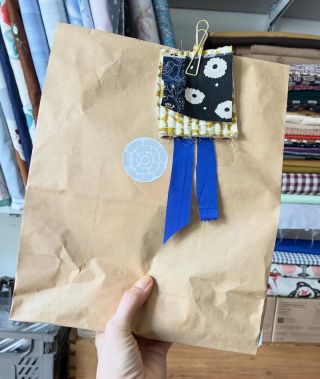 osobní donáška…#peonygarden#fabrishop#sewing#slowfashion