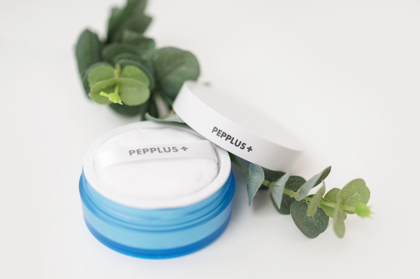 PEPPLUS+ fixační matující pudr: Perfektní záchrana pro dokonalý make-up