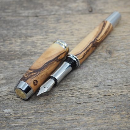 luxusni drevene plnici pero Portland L Betlemska oliva9