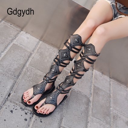 Vysoké sandály ve stylu gladiátor