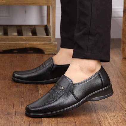 Pánské nazouvací kožené boty s prošíváním Slip-On