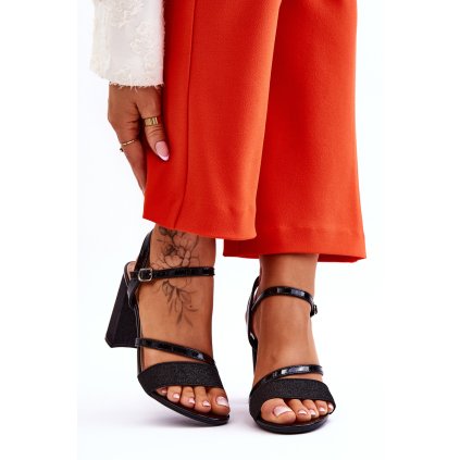 Lesklé sandály na vysokém podpatku  Alicia (Velikost 38, Barva Černá)