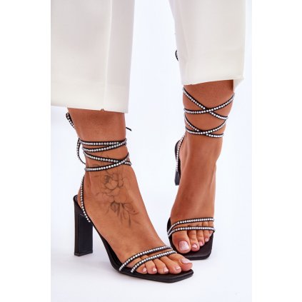 Elegantní vázané sandály s kamínky  Nessy
