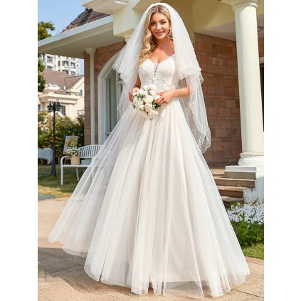 Vzdušné šaty pro nevěstu s krajkovým detaily