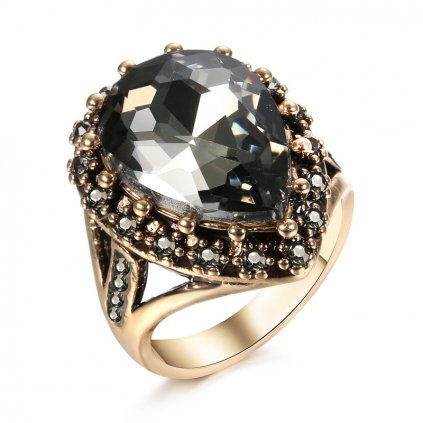 Masivní prsten s černými kameny